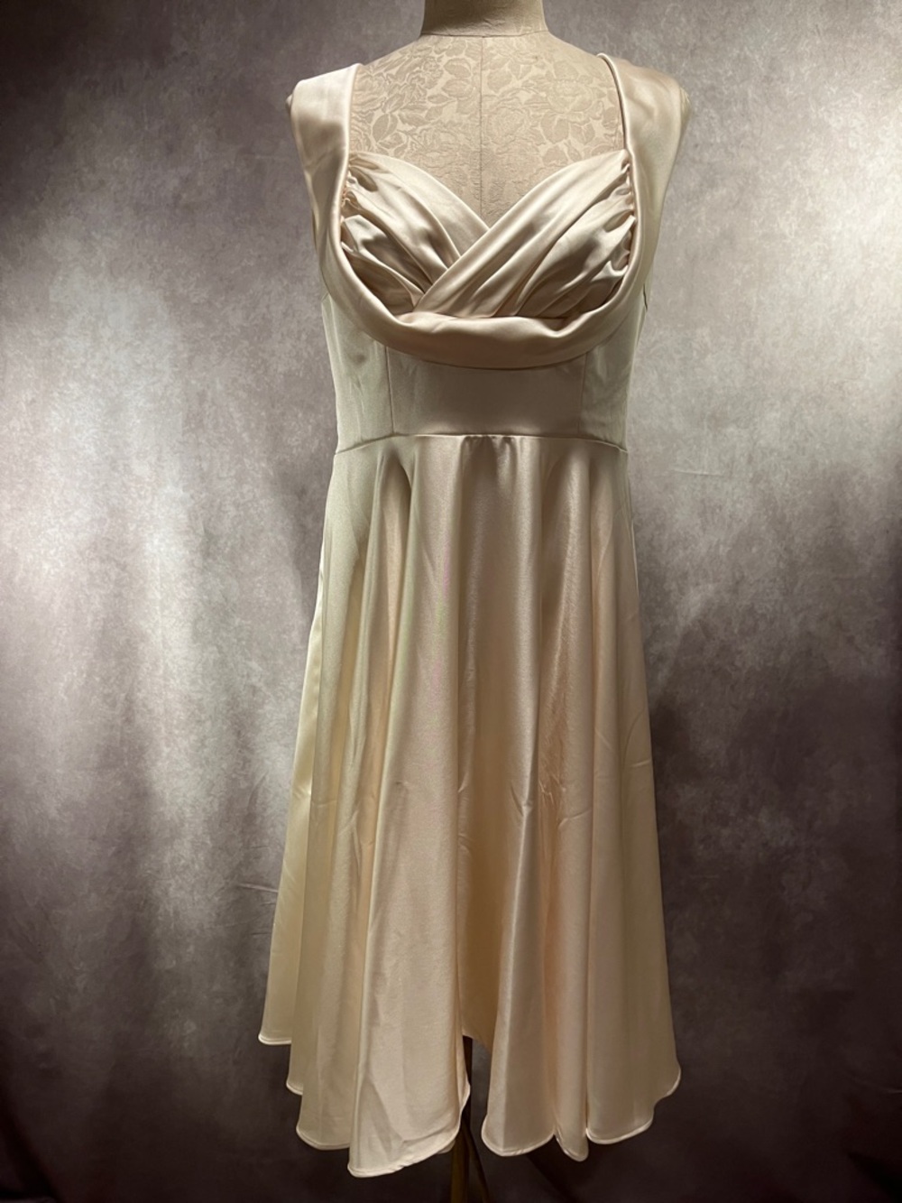 Unique Vintage Liza Luxe Elegant Cream Sleeveless Dress size large